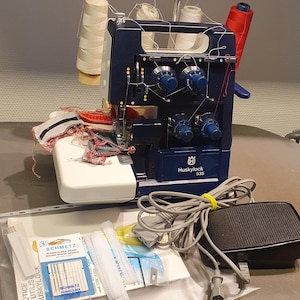 Vintage Husqvarna Viking Husqylock 535 overlock symaskin, 3/4 tråd