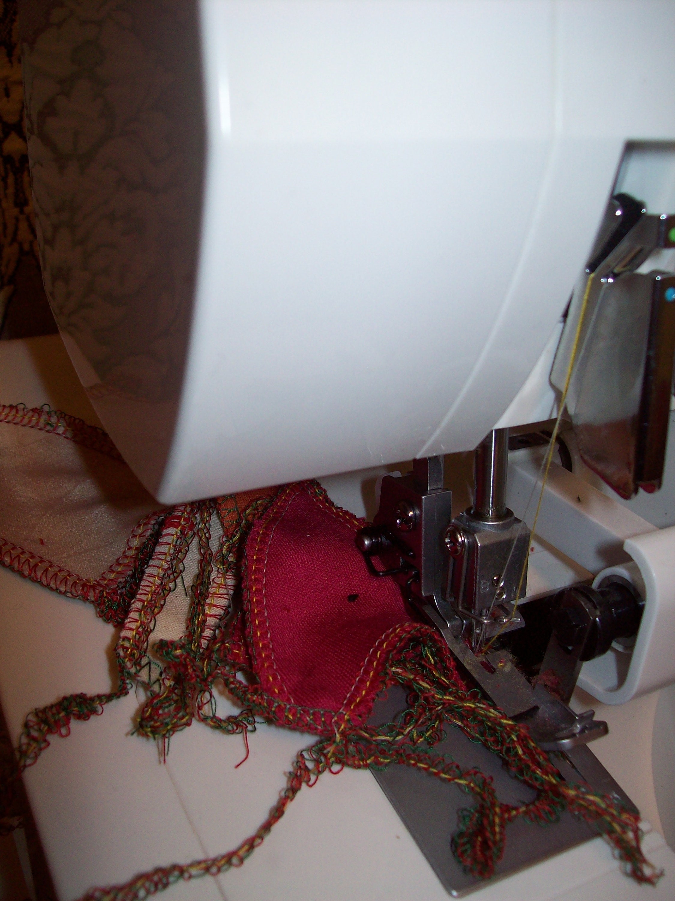 Overlock Singer S010L Sewing Machine 2/3/4 Thread, Differential Feed