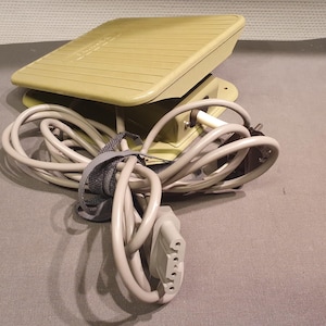 Foot control Bernina 700, 730 Record, 801, 801S, 802S, 803S, 807, 808, 809, 810, 811, 817, 819, 830 Record, 831, 832, 840, 850, 1000, 1015