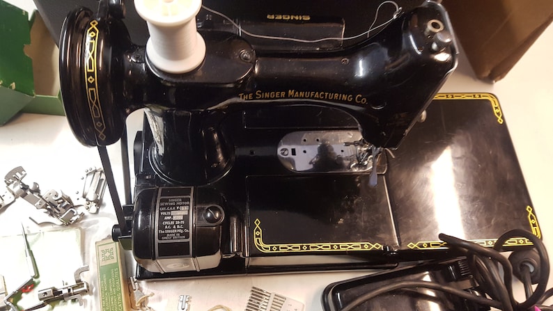 1953 Máquina de coser Singer Featherweight 222K 230V imagen 6