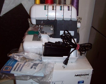 Máquina de coser overlock MEDION MD 16600, 2/3/4 hilos, transporte diferencial