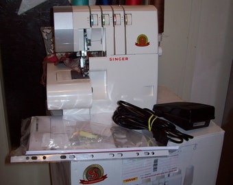 Overlock Singer 14SH754, 2/3/4 thread, differential feed