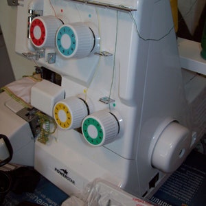 Overlock Powerstar Medion MD 10685, máquina de coser 3/4 hilos, diferencial imagen 5