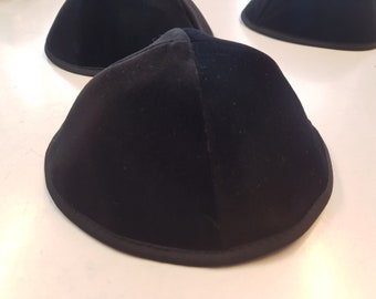 1xKippa, Jarmulke, Kippah, Kipa black velvet 16-17 cm