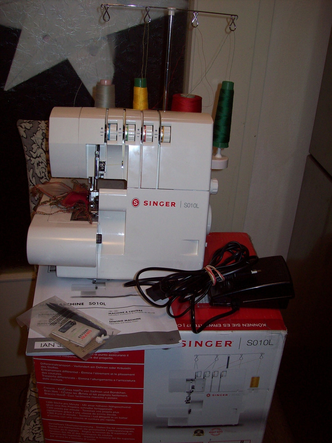 Overlock Singer S010L Sewing Machine 2/3/4 Thread, Differential Feed