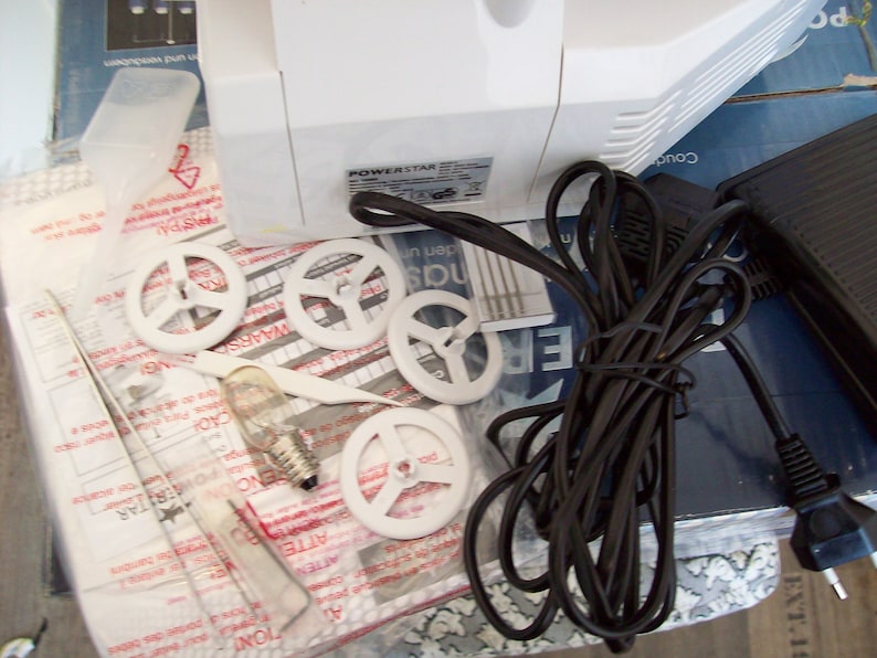 Overlock Powerstar Medion MD 10685, máquina de coser 3/4 hilos, diferencial imagen 10