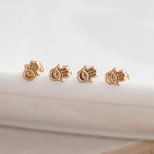 10K Solid Gold Hamsa Hand Ohrstecker • Schraube • Knorpel & zweites Loch • Zierlicher Schutz Ohrring • Ear Stack