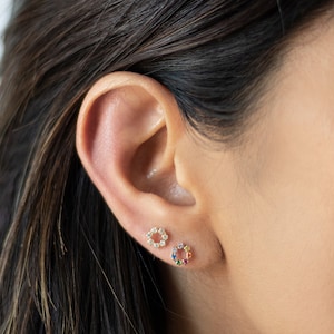 Gold Kreis Ohrringe-10K Gold Offener Kreis Ohrstecker-Regenbogen Weiß Kreis Ohrringe-Minimalistische Ohrringe-Schraube zurück Ohrringe-Hohlkreis