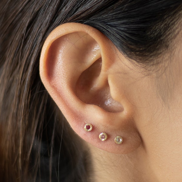 Round Stud Earrings-Screw Back Circle Earrings-Minimalist Earrings-Second Hole Earrings-Gold Geometric Earrings-Valentines Gift Best Friend