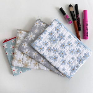 Borsa cosmetica floreale, Borsa cosmetica trapuntata, Borsa da toilette in cotone, Borsa cosmetica da viaggio, Borsa per trucco in cotone, Prezzo per UNA borsa cosmetica