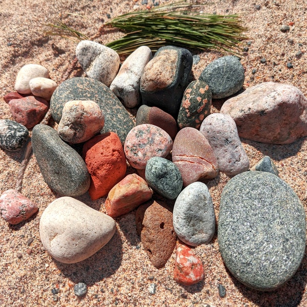 Lake Superior Rainbow Stones 1 Pound or 16oz(454g) of Random Superior Rocks