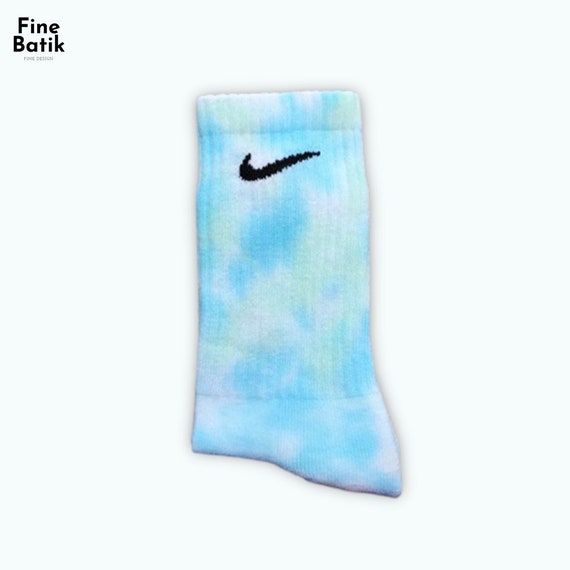 turquoise nike socks