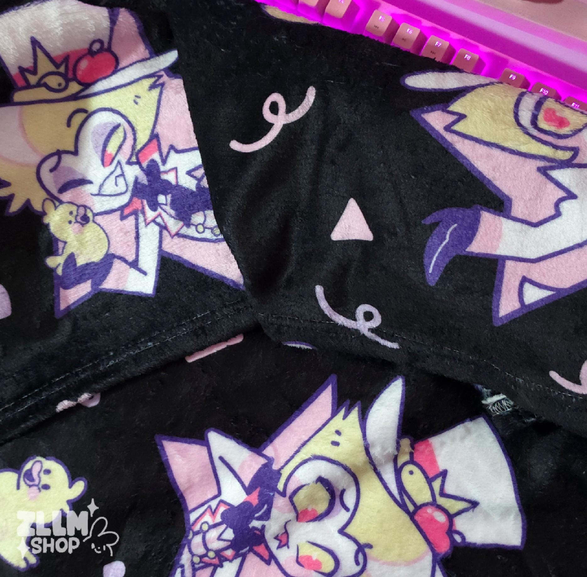 Hazbin hotel merchandise - Etsy 日本