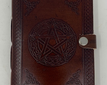 Cuaderno encuadernado en cuero "Pentagrama". Hecho a mano, vintage. Cuaderno, diario, cuaderno de bocetos, cuaderno de dibujo, libro de sueños, cuaderno de cuero, diario.