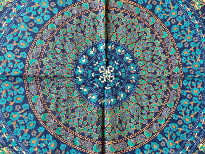 Tuch aus Baumwolle, Wandtuch, Wandbehang, Wandteppich, Überwurf, Strandtuch, Parkdecke, Dekoration, Mandala, Yoga, Goa, Elefant, Blumen, Pfau, Indisch, Blau, Party, Festival, Wall-Art , Raumdekoration