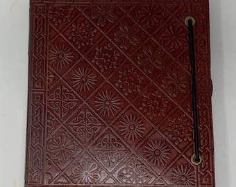 Vintage leren notitieboekje "Sterren en Bloemen". Dagboek, schetsboek, tekenboek, notitieboekje, receptenboek, toverboek, leren boekje.