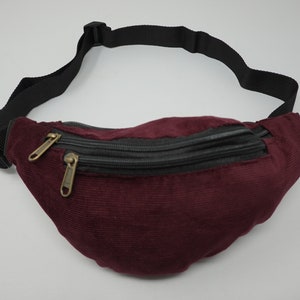 Gürteltasche aus Cord mit 3 Reißverschluss-Fächern. Hüfttasche, Schultertasche, Bauchtasche, Umhängetasche, Brustasche, Fanny Pack, Bum Bag
