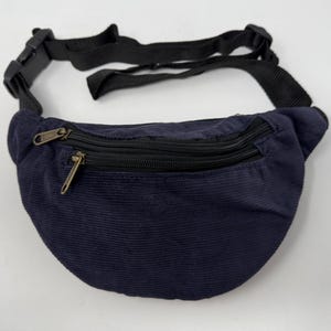 Corduroy belt bag with three zippered compartments. Hip bag, shoulder bag, fanny pack, crossbody bag, chest bag, fanny pack, bum bag Dunkelblau