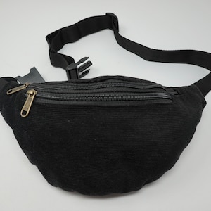 Schöne, praktische Gürteltasche aus Cord.  3 Reißverschluss-Fächer. Umhängetasche, Schultertasche, Crossbody-Bag, Brusttasche, Reisetasche, Partytasche, Festivaltasche, Hundetasche, Fanny Pack,Bum Bag