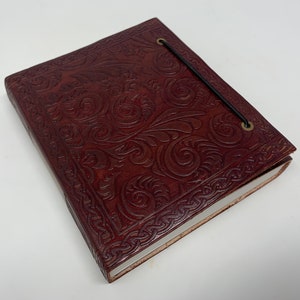 Carnet avec couverture en cuir "Spiral", vintage. Journal, carnet de croquis, carnet de dessin, carnet de notes, livre de recettes, livre de magie, livre en cuir