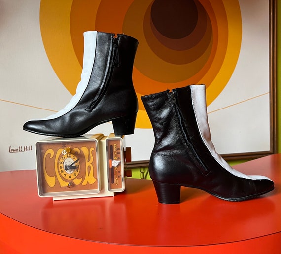 Vintage 60s Mod boots - 1960s Space Age  Go go bo… - image 2