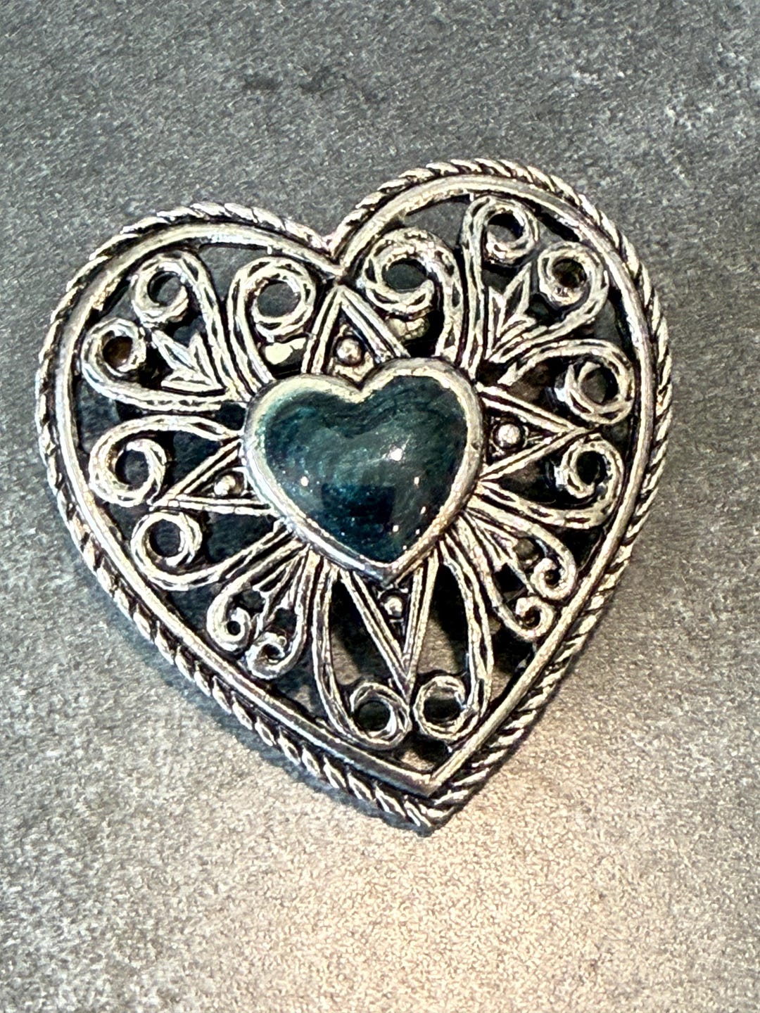 Brooch Pin Vintage Openwork Heart W/swirl Deep Green Enamel in Silver ...