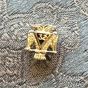 Tie Tack w/Chain 32 Degrees Masonic Scottish Rite Gold-Tone MCM Vintage Men&#39;s