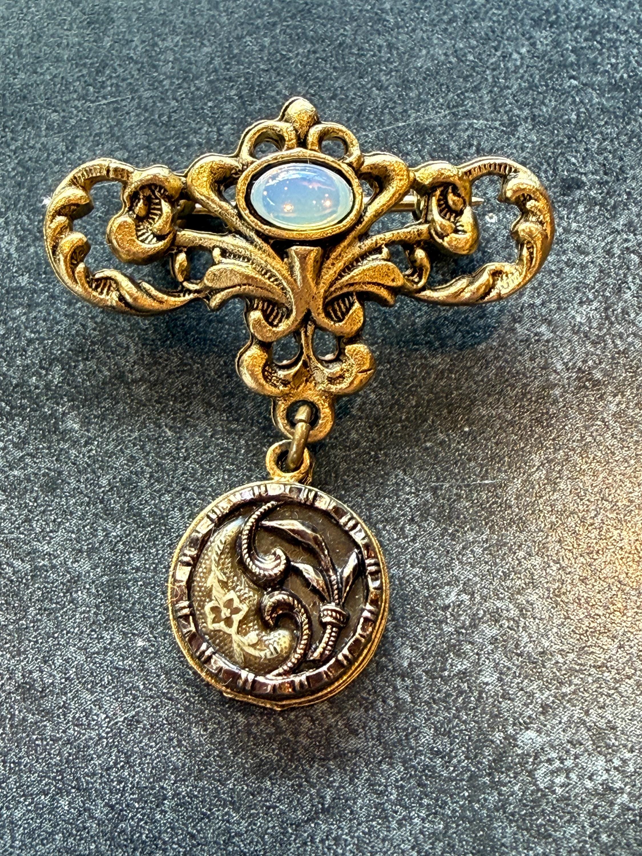 Brooch Pin VTG Openwork Filigree Victorian Styling Gold Tone Metal With ...