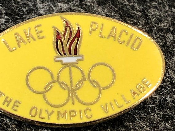 Pin Badge 1980 LAKE PLACID The Olympic Village Ye… - image 3