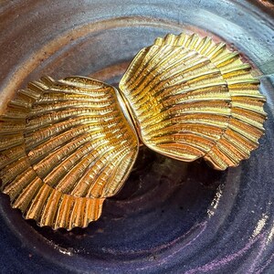 Belt Buckle VTG by Douglas Paquette Double Shell Design Gold  display picture 3