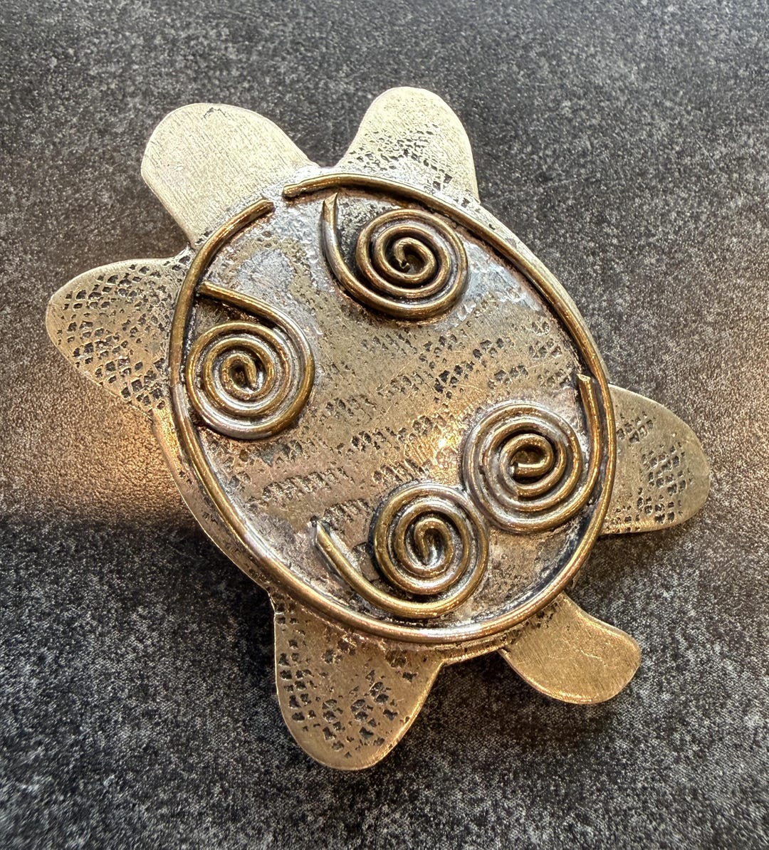 Brooch Pin VTG Silvertone & Brass Turtle W/southwestern Design Spirals ...