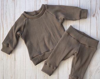 Cozy cotton waffle track suit set for baby • Gender neutral minimalist set for toddler • matching pant and sweater baby shower gift • Brown