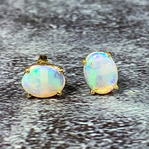 Gold Opal oval Ohrstecker | Opal Ohrstecker in 9kt Gold mit 3ct Natursteinen | Opalschmuck