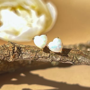 Handgemachte 9KT Gelbgold Herz Opal Ohrstecker, Zierlicher Schmuck