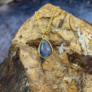 GOLD PERLENKETTE | Vergoldeter 10 x 7 mm Pearshape Opal Triplet Anhänger