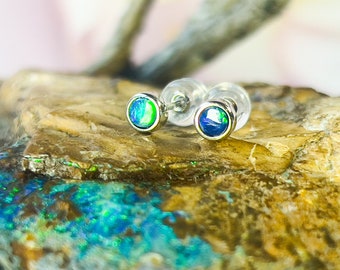 Pendientes de ópalo hechos a mano en oro blanco de 9 quilates – Pendientes de ópalo australiano