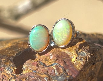 Pendientes de ópalo hechos a mano – Joyería minimalista en plata de ley
