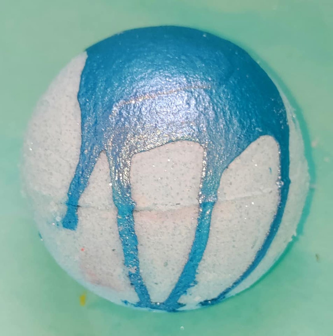 Sea Breeze and Driftwood Bath Bomb, Ocean Themed Bath Bomb, Beach