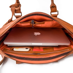 Valigetta in pelle, borsa messenger personalizzata da donna, borsa per laptop in pelle pieno fiore da uomo, regali per lui, regali di Natale per lei, regalo di laurea immagine 2