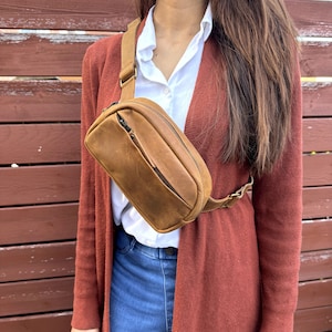 Leder Gürteltasche Frauen Vollnarbenleder Fanny Pack mit Handytasche Personalisierte Gürteltasche Schultertasche Weihnachtsgeschenke für Sie