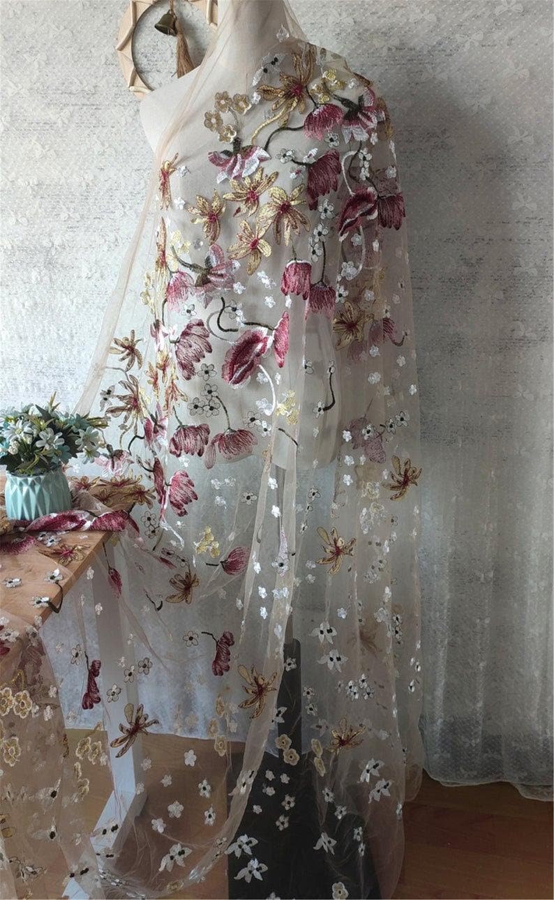 Tessuto di pizzo 3 colori fiore di loto blu ricamo squisito tessuto di tulle morbido tessuto da sposa in pizzo tessuto abito da sposa in pizzo larghezza 51 tagliato su misura Apricot tulle+red