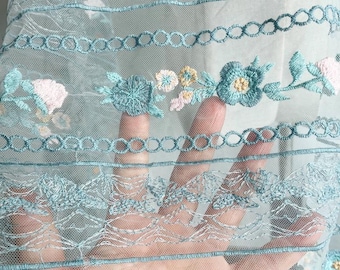 Tessuto in tulle morbido color avorio con ricamo di fiori blu per abito da sposa in pizzo, tessuto in pizzo per velo, larghezza 51" tagliato su misura