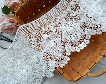 Tessuto in pizzo ricamato con fiori di cotone bianco, 1 iarda, larghezza 6,88”.