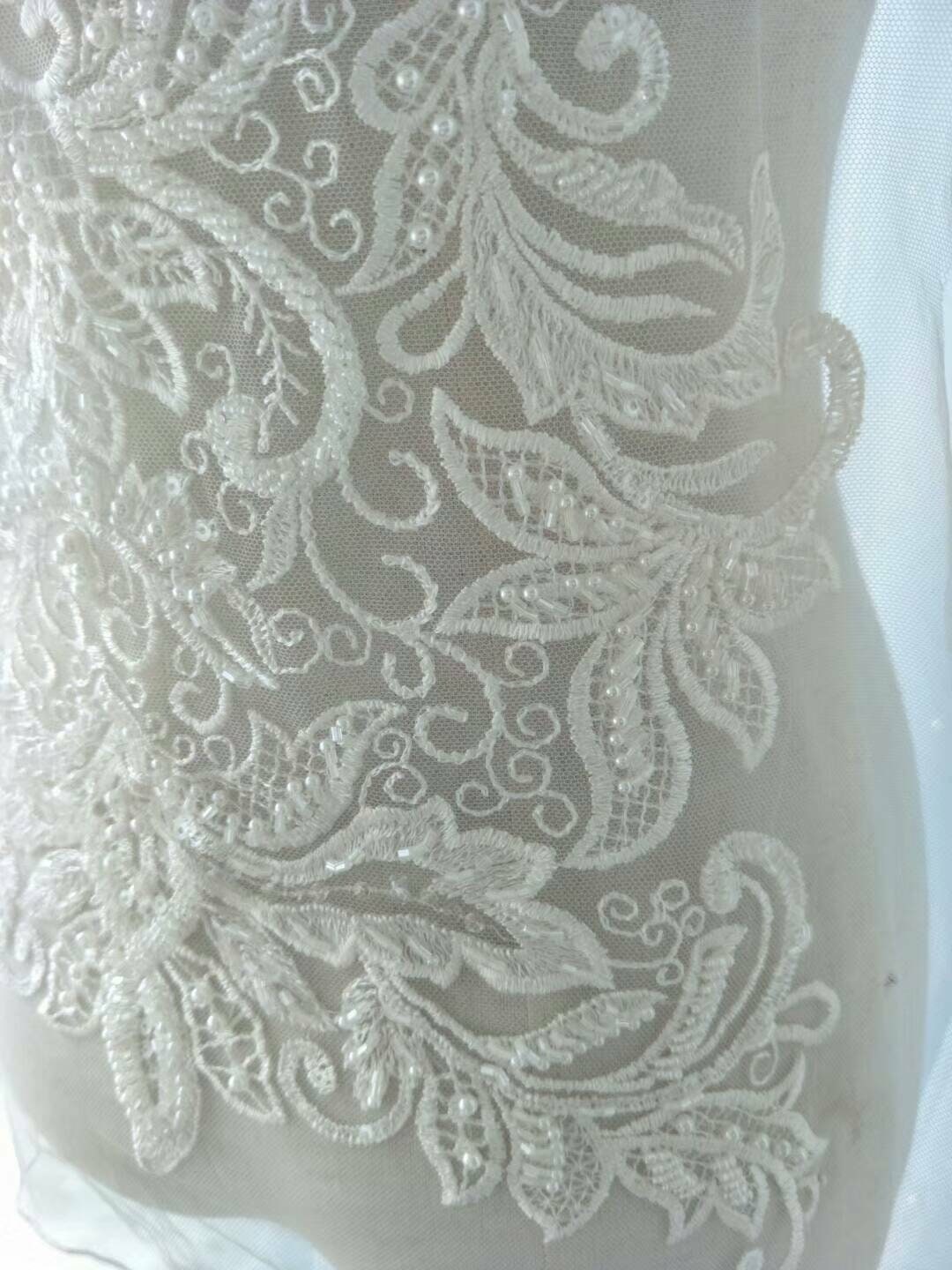 Ivory Pearl And Bead Trim Eh1004