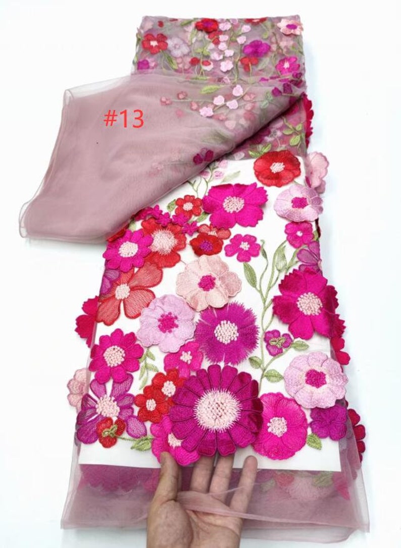 Tissu 3D en tulle brodé de fleurs denses multicolores colorés pour robe de mariée Tissu voile de mariée en dentelle 51 de large #13 rose red flower