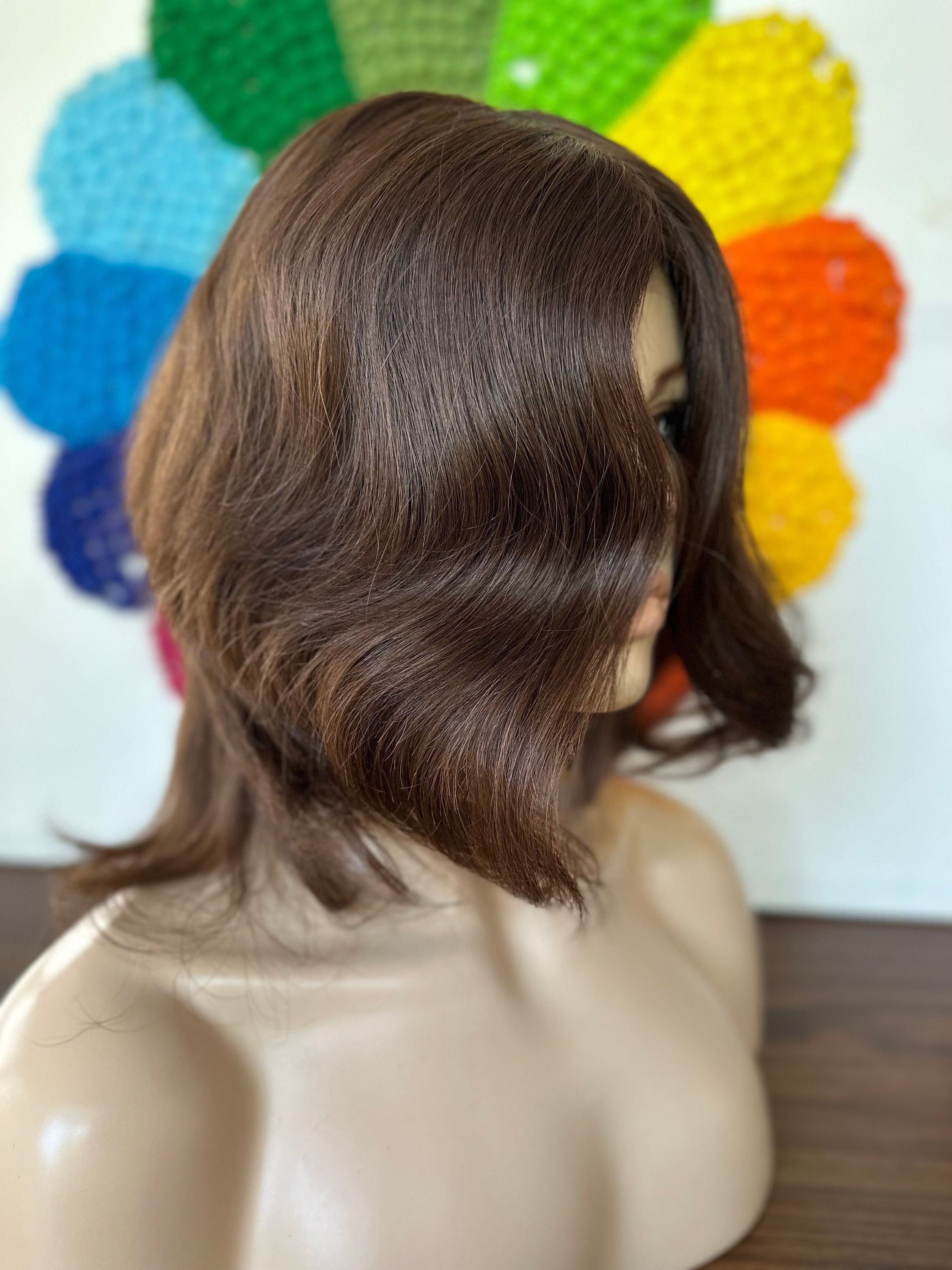 Fijne zachte kosjere pruiken van Slavisch haar, natuurlijke bruine medische pruik met kanten voorkant en zijden basis