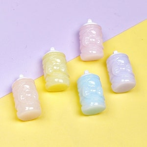 Lindo pastel bebé azul rosa color alimentador botella Muñecas 3D Resina Botella de alimentación Artesanía en miniatura para el cabello Arco Centro Decoración DIY