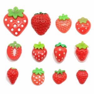 Assortiti Red Strawberry Resin Fruit Miniature 3D Strawberry Cabochons Abbellimenti per Scrapbooking Kawaii Cute Diy Accessories