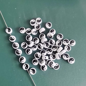 7mm Acrylic Yin-Yang Tai Chi Beads Black And White Oblate Loose Beads Creative For DIY Beaded Necklace Bracelet Jewelry Making Craft
