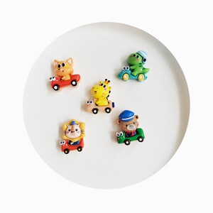 Kawaii Cartoon Auto Dier Plaksteen Hars Cabochon Scrapbooking Telefoon Decoratie Ambachten DIY Sieraden Haarelastiekjes Accessoires